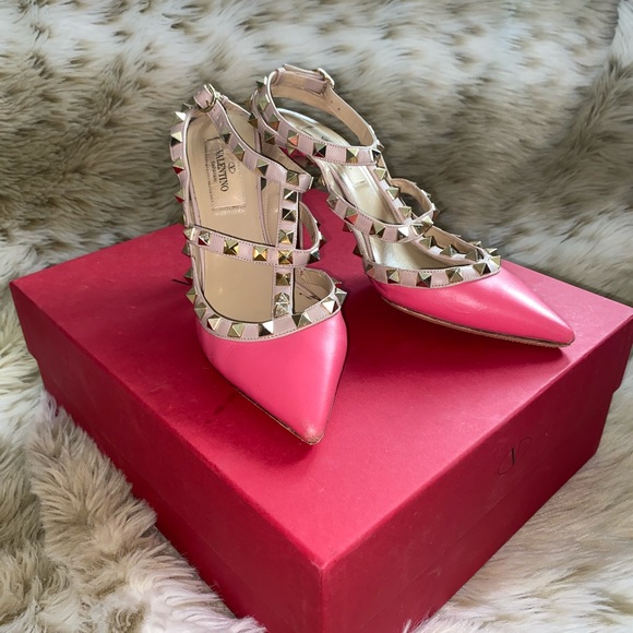 Authentic Valentino Rockstud Pumps - Picture 3 of 13